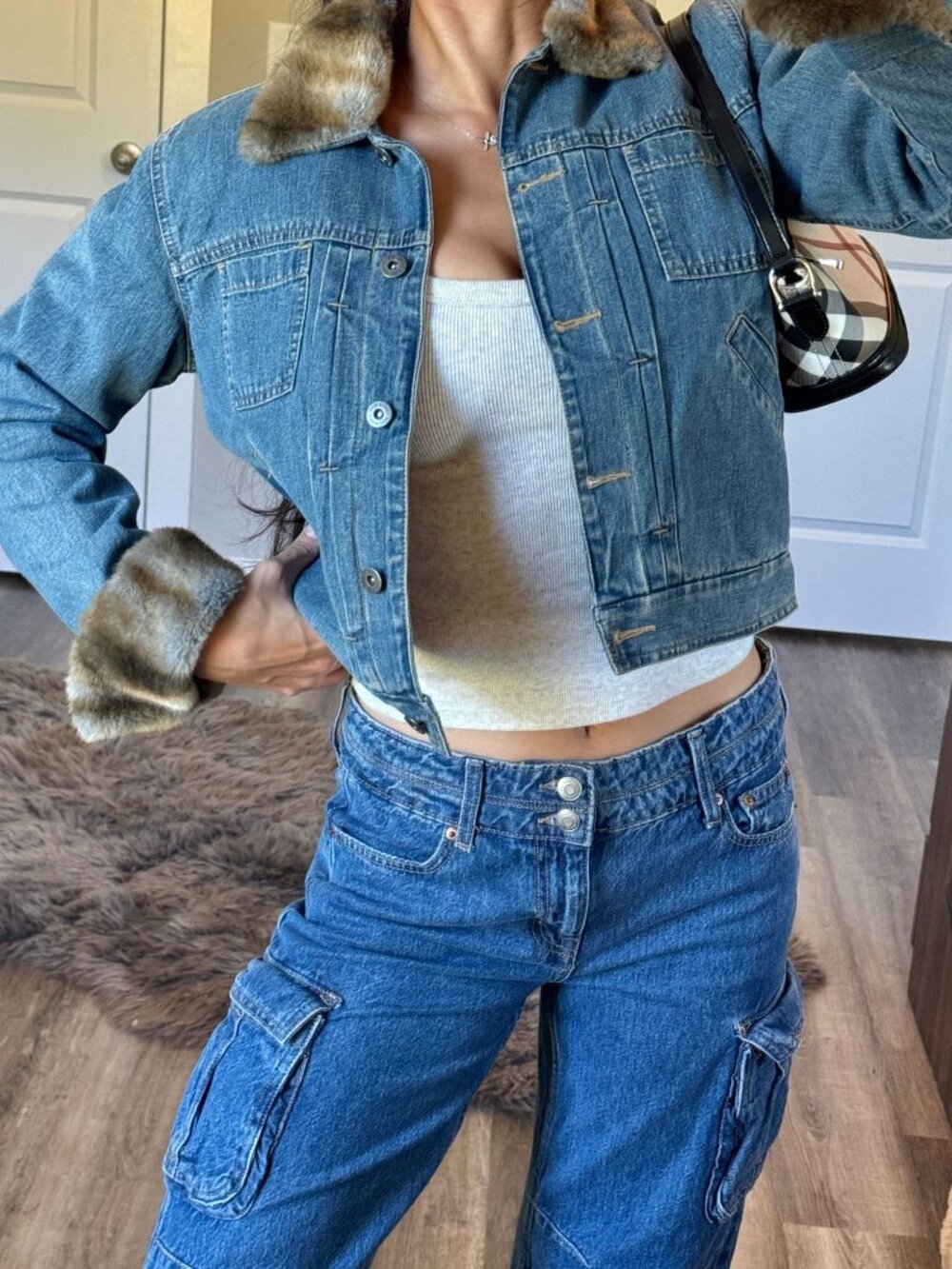 2000s Y2K Liz Claiborne Cropped Jean Jacket Faux Fur Trim Trim Quilt Lining Vtg